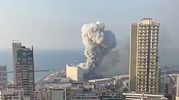Силен взрив в Бейрут. Разрушени са много сгради, жертвите са десетки /видео/