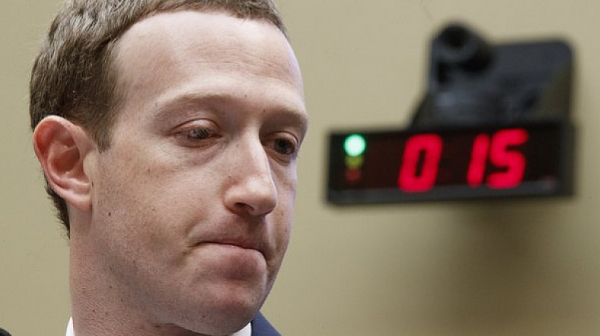 След Cambridge Analytica: Зукърбърг се измъква със споразумение по дело за $8 млрд. долара
