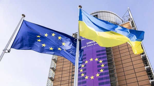 Politico: Все повече германци и французи искат ограничаване на помощта за Украйна