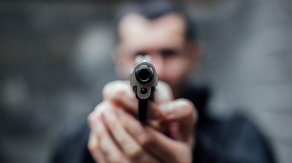 Неизвестен стреля в софийски квартал, жителите са в шок