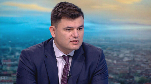 Лъчезар Богданов: Доходите растат, това се отразява пряко върху парите в банките