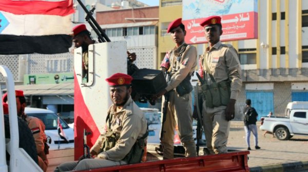 Емирствата се изтеглят от Йемен след саудитски удари и спор за оръжейни доставки