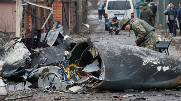 Ден 67 от войната в Украйна: Москва засилва атаките си в Донбас, летището в Одеса е изпепелено