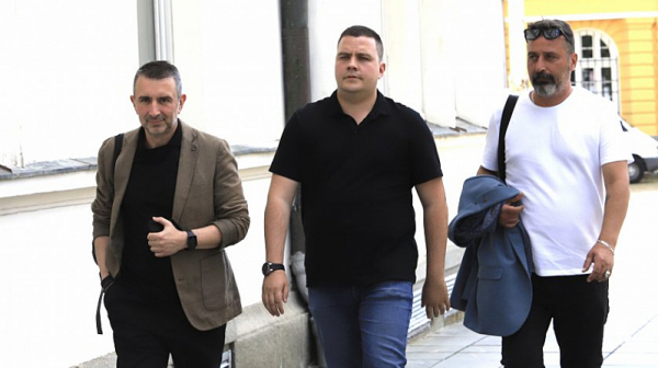 След Борисов: Филип Станев и Ивайло Вълчев също се отказаха от депутатските кресла