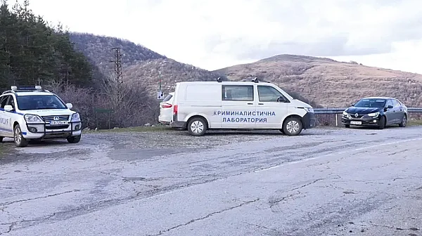 Освобождават телата на младежите, открити мъртви край Околчица