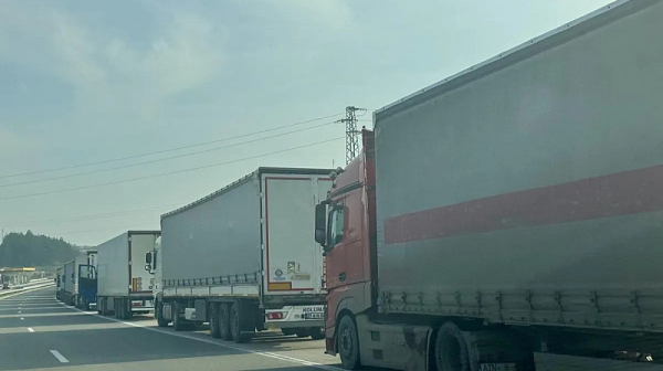 Ограничава се движението на камиони по магистралите заради празниците