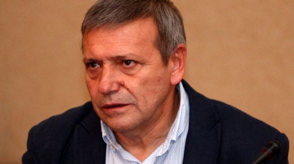 Икономистът Красен Станчев: Да се въведе данъчна ваканция, от рибена чорба не може да се направи аквариум