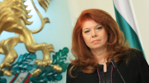 Илияна Йотова: Недопустима поправка, насочена срещу България, готвят евродепутати в резолюция за РСМ