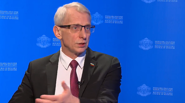 Премиерът Денков отговаря на въпроси: Ще подам оставка на  6-ти март? /видео/