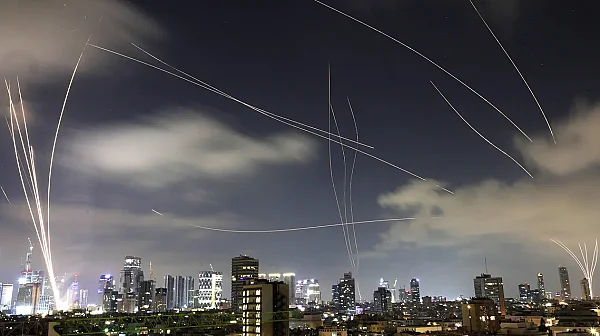 Войната навлезе във втората си седмица: Израел удря Техеран, Иран отвръща с ракети