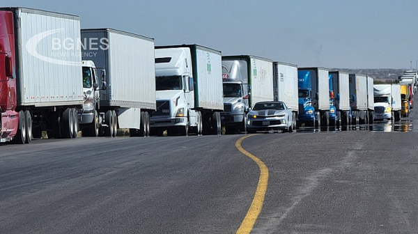 Украйна и Полша ще отворят допълнителен граничен пункт за камиони за разблокиране на трафика