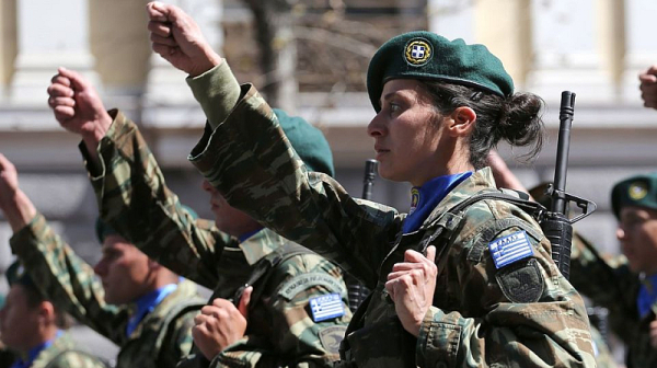 Гърция ще приема жени във въоръжените сили