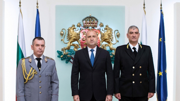 Шефовете на ”Военна полиция” и ”Военно разузнаване” получиха пагони ”бригаден генерал”