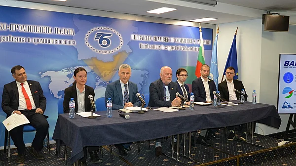 Клъстер „Вашите криле“ обединява авиация и AI заради кадровата криза и натовареното небе