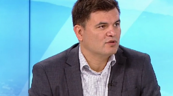 Икономистът Лъчезар Богданов: Ще има криза, разходите изпреварват икономиката