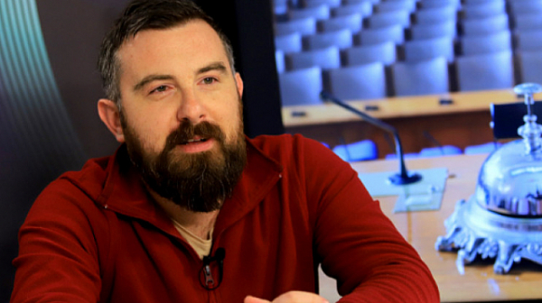 Политологът Ивайло Динев: Съперниците преговарят, враговете отиват на нови избори