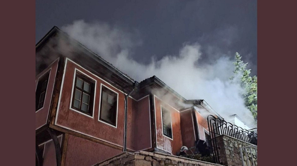 Над 80 000 лева щети нанесени от пожара в Пампоровата къща