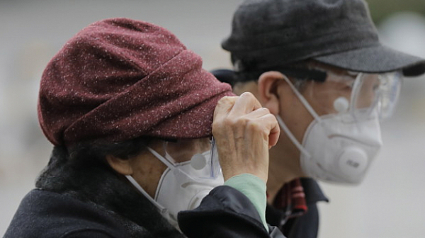 Китайски учени: Коронавирусът може би води до трайни увреждания
