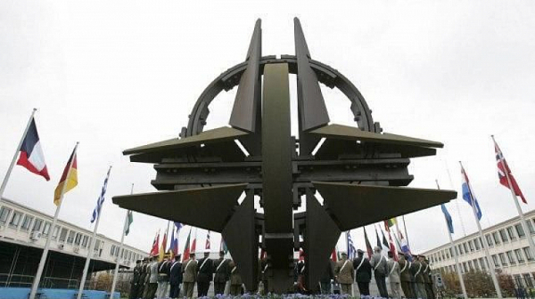 НАТО подкрепи Турция. Осъди бомбардировките в Идлиб