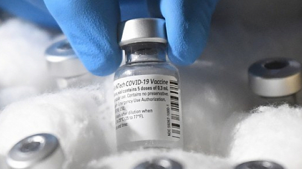 Ваксината Pfizer ще бъде адаптирана към новия щам