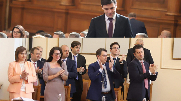 Първи тест за коалицията: Мощна подкрепа и бурни аплодисменти за шефа на НС. Т. Йорданов: Да не сме на конгрес на БКП?