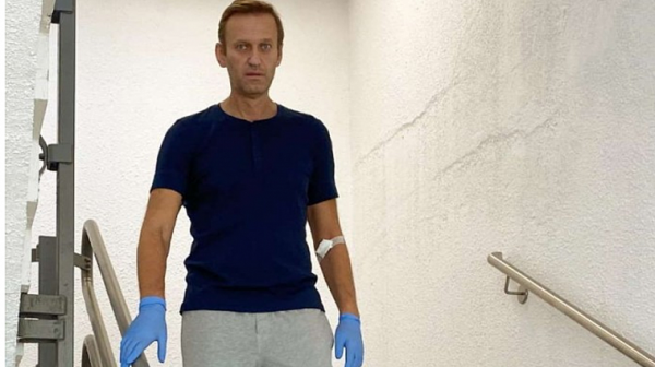 Навални отслабна с 8 кг, от затвора заплашват да го хранят насила