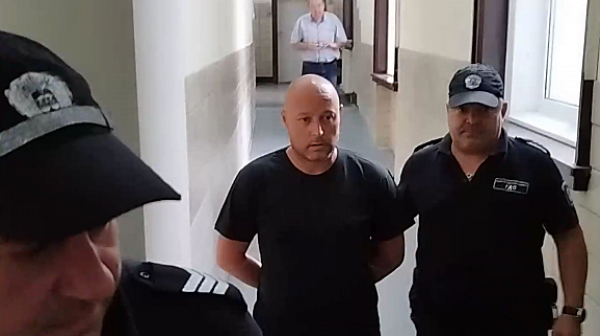Шофьорът от злополучния рейс на АМ ”Тракия” остава в ареста