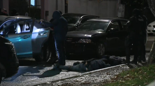 Закопчаха „Джуджето“ и сподвижника му след дръзка кражба на кола