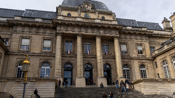 До 4 години затвор за българите, осквернили мемориала на Холокоста