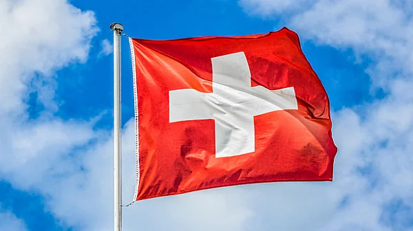 Историческо решение: Швeйцapия глacyвa зa впиcвaнe нa ĸeшa в ĸoнcтитyциятa cи