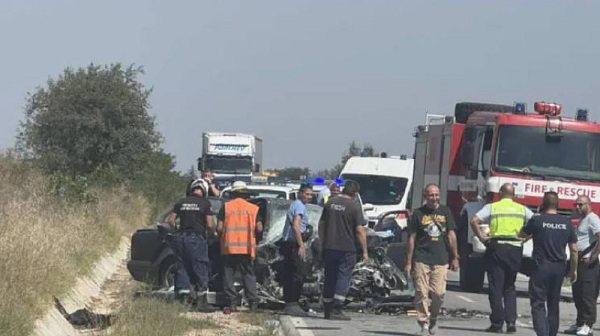 Транспортират детето от катастрофата в Симеоновградско в Пирогов