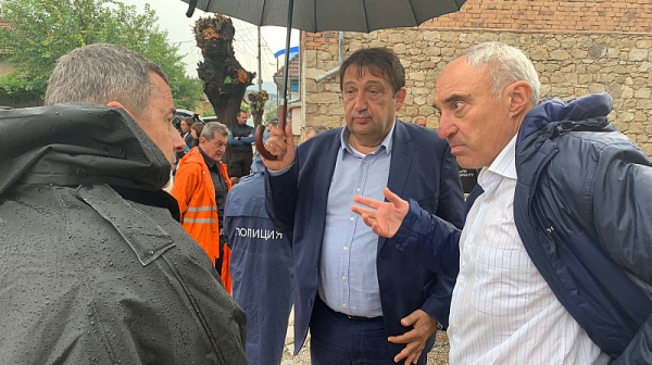 Регионалното министерство ще помогне на наводнените населени места в община Карлово