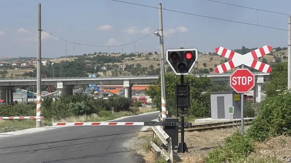 Влак по линията Свиленград–Пловдив блъсна мъж