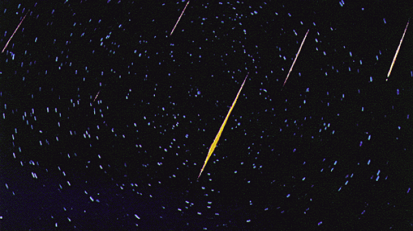 Леонидите озаряват ноемврийското небе: До 15 падащи звезди на час