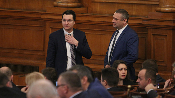 Зарков в защита на БСП и Радев: Служебният кабинет не подрива левицата