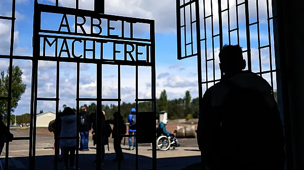 Германия ще пази спомена за Холокоста с ученически екскурзии до „лагерите на смъртта“