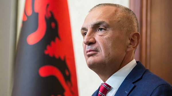 Албанският парламент гласува за отстраняване на президента от длъжност