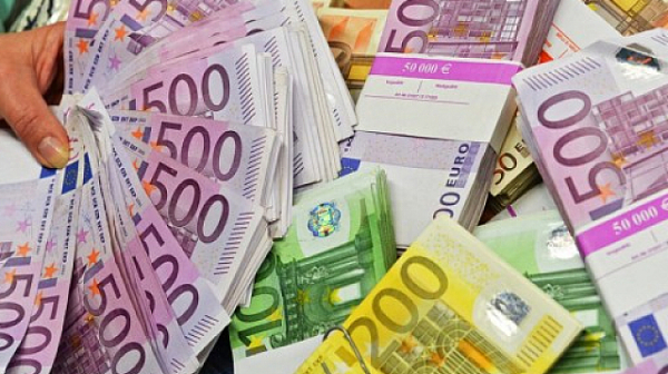 Oколо 550 милиона евробанкноти ще заменят тези в лева след присъединяването ни към еврозоната