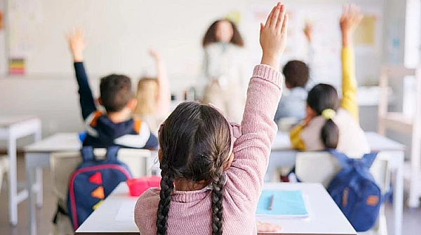 България изостава катастрофално: Генеративният AI е недостъпен за почти всички ученици