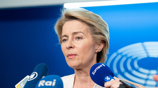 Председателката на ЕК: Няма фиксиран срок за присъединяването на Украйна към ЕС