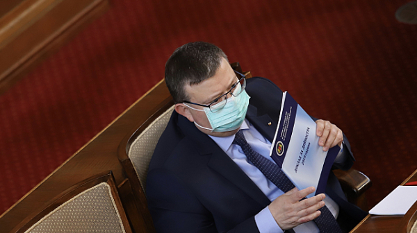 Парламентът освободи предсрочно Сотир Цацаров