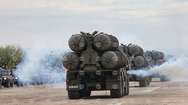 ЕС подготвя „Военен Шенген“, за да ускори движението на войници и оръжия