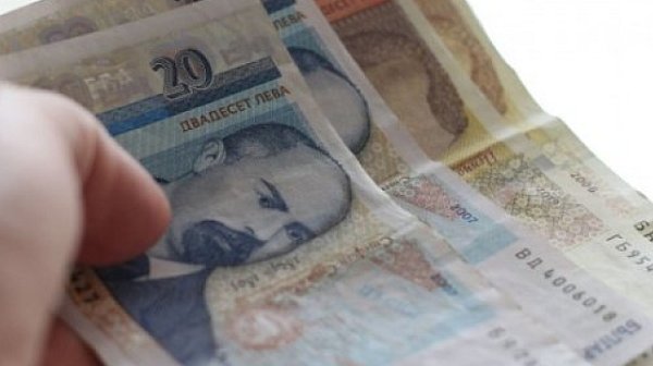 Рекордни спестявания: Българите държат над 100 млрд. лева в банките и изчакват