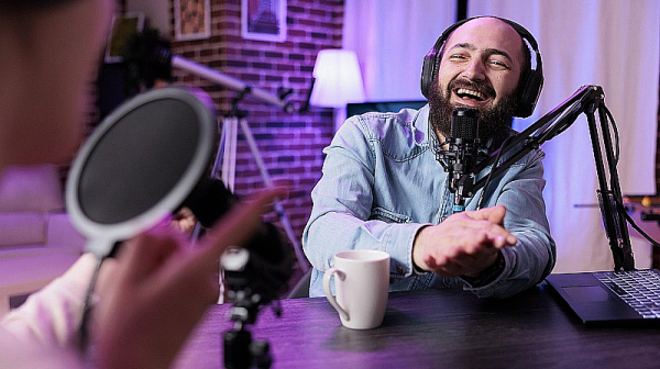 Кой определя звездите в социалните мрежи?