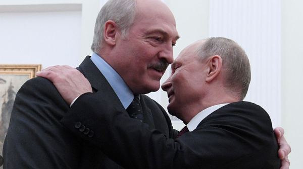 Европарламентът: Незабавен военен трибунал за Путин и Лукашенко заради войната в Украйна