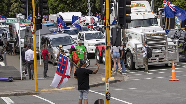 След Канада: Камиони се струпаха и около парламента на Нова Зеландия