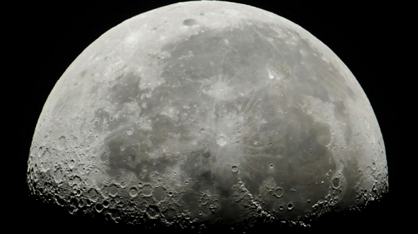 Илон Мъск: До 10 години човек ще стъпи на Луната