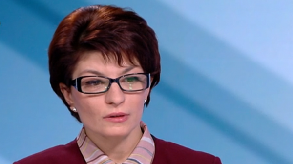 Десислава Атанасова обвини ПП, че се държат истерично