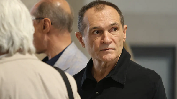 „Катимерини“: Следите от мрежата за трафик на антики водят към Божков