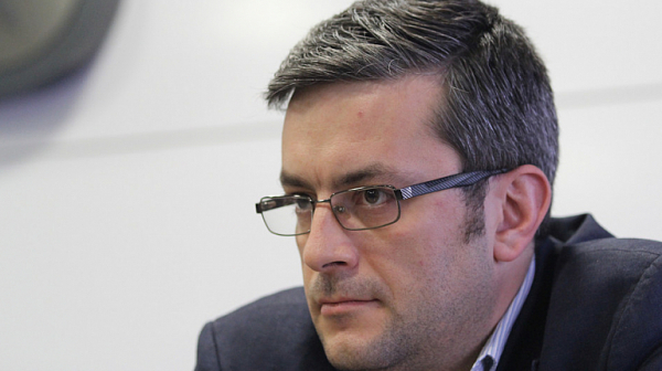 Тома Биков: Няма да вкарваме ”Възраждане” в управлението